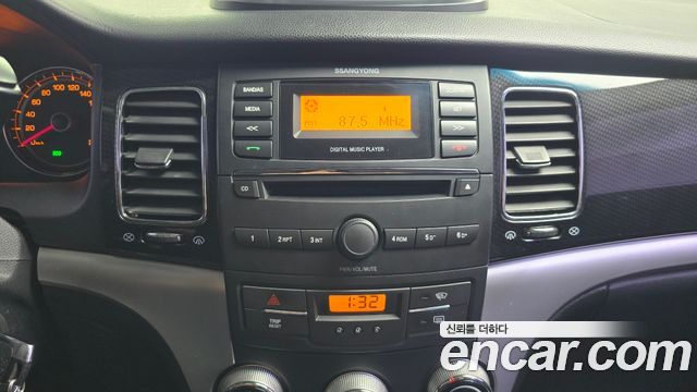 KG Mobility KORANDO 2013 — photo 21