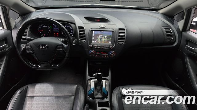 Kia K3 2016 — photo 10