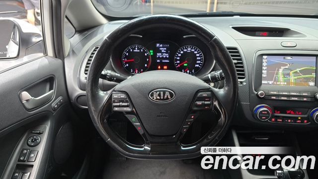 Kia K3 2016 — photo 19