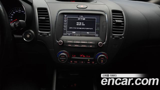 Kia K3 2016 — photo 20