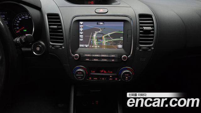 Kia K3 2016 — photo 22