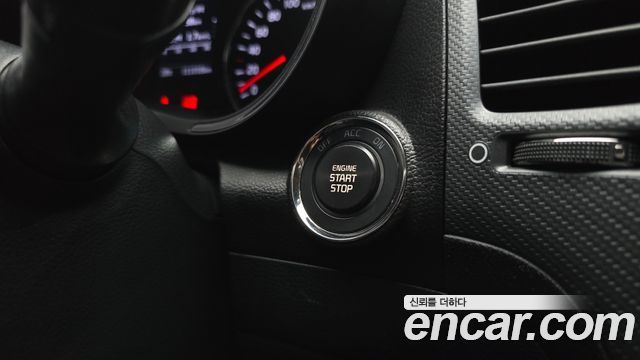 Kia K3 2016 — photo 24