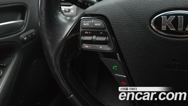 Kia K3 2016 — photo 25