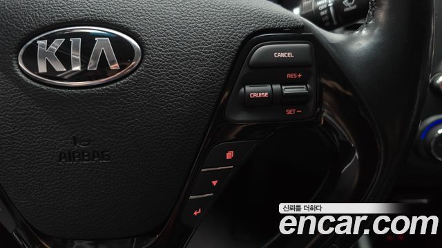 Kia K3 2016 — photo 26