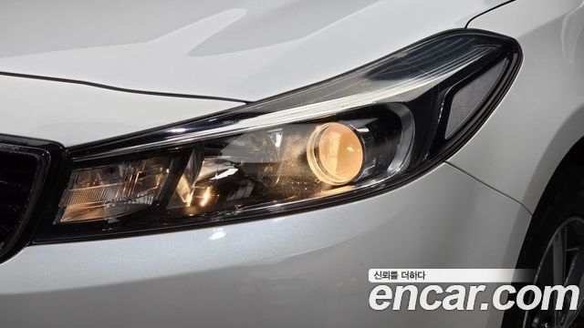 Kia K3 2016 — photo 8
