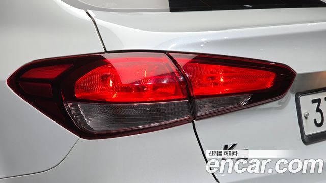 Kia K3 2016 — photo 9