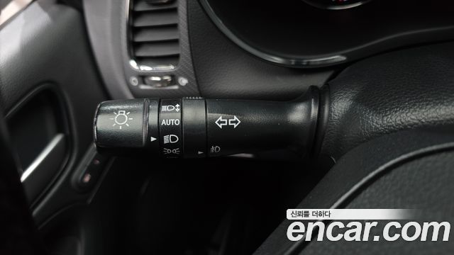 Kia K3 2016 — photo 27