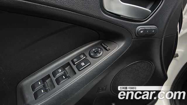 Kia K3 2016 — photo 30