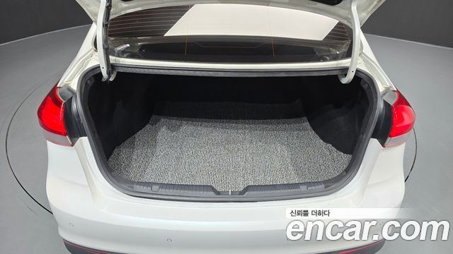 Kia K3 2016 — photo 32