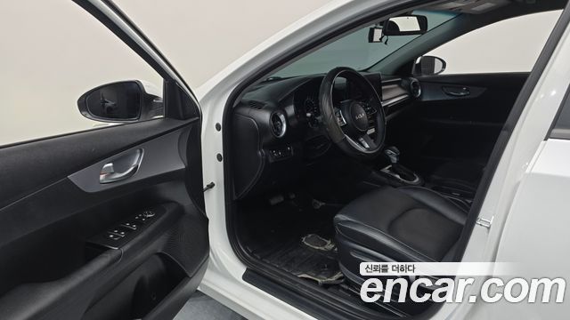 Kia K3 2022 — photo 13