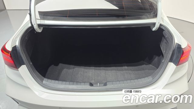 Kia K3 2022 — photo 26