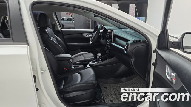 Kia K3 2022 — photo 16