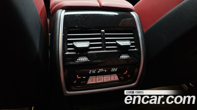 BMW X6 2021 — photo 36