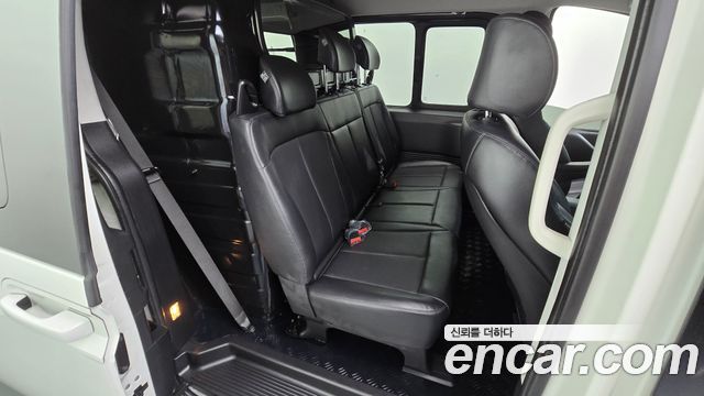 Hyundai Staria 2025 — photo 11