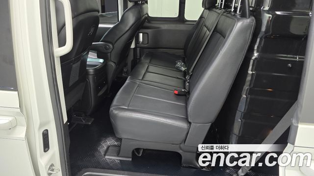 Hyundai Staria 2025 — photo 12