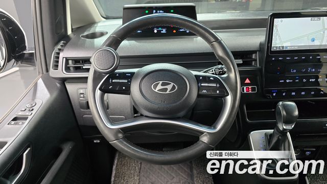 Hyundai Staria 2025 — photo 13