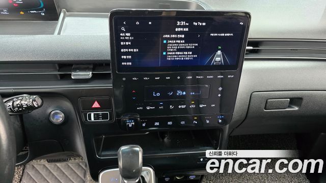 Hyundai Staria 2025 — photo 14