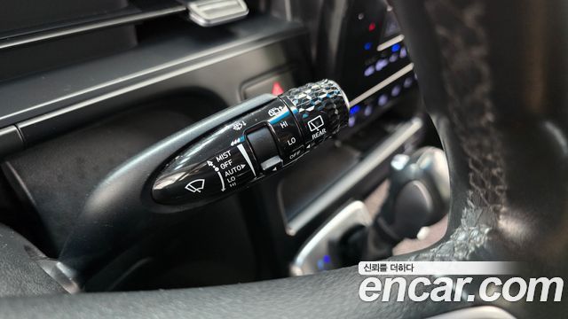 Hyundai Staria 2025 — photo 16