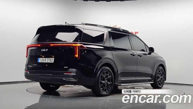 Kia Canival 2025 — photo 2