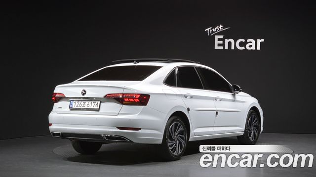Volkswagen Jetta 2021 — photo 2