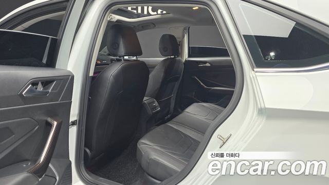 Volkswagen Jetta 2021 — photo 11