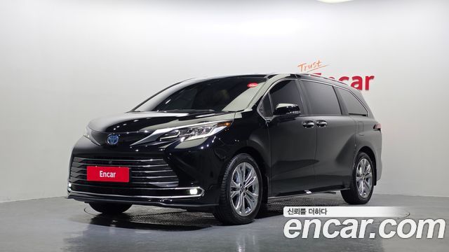 Toyota Sienna 2023 — photo 1
