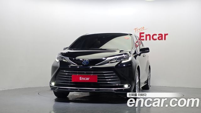 Toyota Sienna 2023 — photo 3