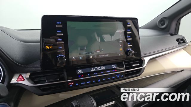 Toyota Sienna 2023 — photo 24