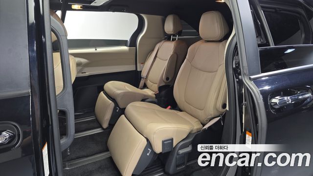 Toyota Sienna 2023 — photo 16