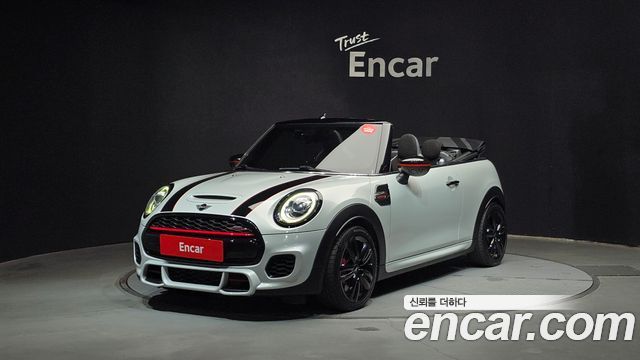 Mini Cooper Convertible 2020 — photo 1