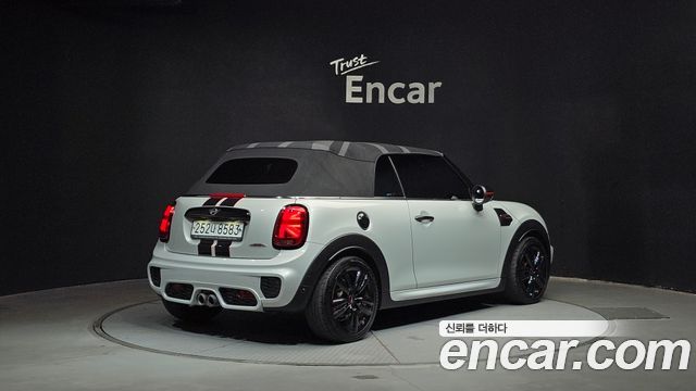 Mini Cooper Convertible 2020 — photo 2