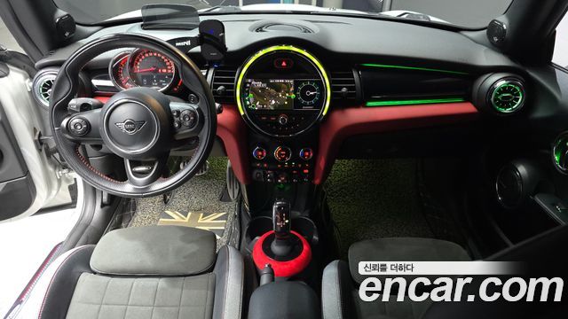 Mini Cooper Convertible 2020 — photo 7