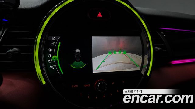 Mini Cooper Convertible 2020 — photo 14