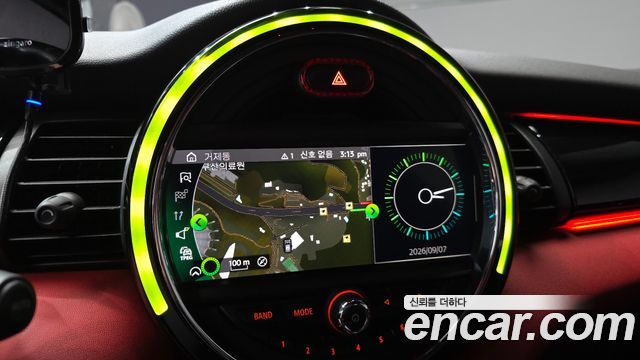 Mini Cooper Convertible 2020 — photo 15
