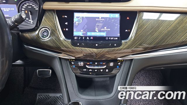 Cadillac XT6 2020 — photo 14