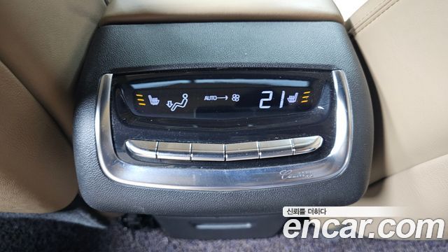 Cadillac XT6 2020 — photo 18