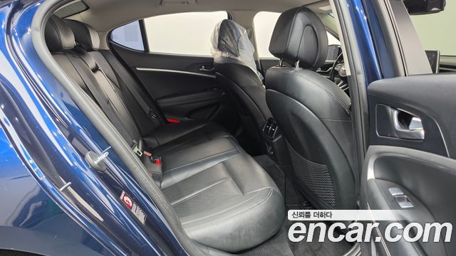 Genesis G70 2018 — photo 11