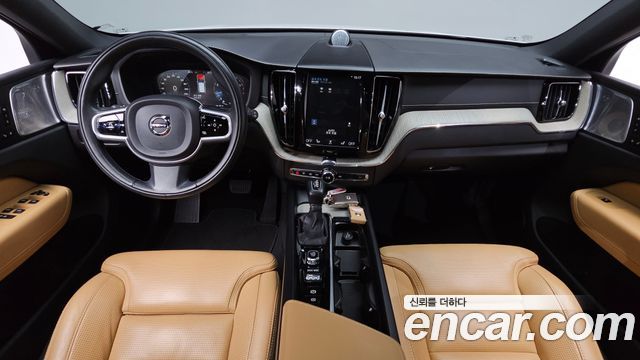 Volvo XC60 2020 — photo 10