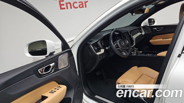 Volvo XC60 2020 — photo 13