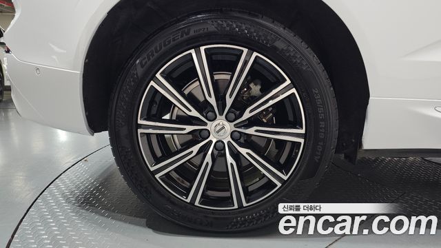 Volvo XC60 2020 — photo 7