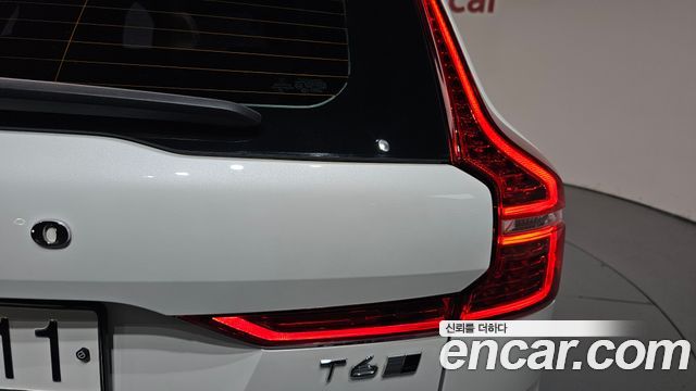 Volvo XC60 2020 — photo 9