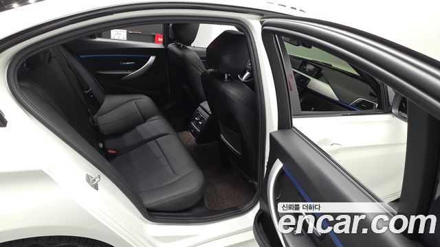 BMW 3-Series 2017 — photo 17
