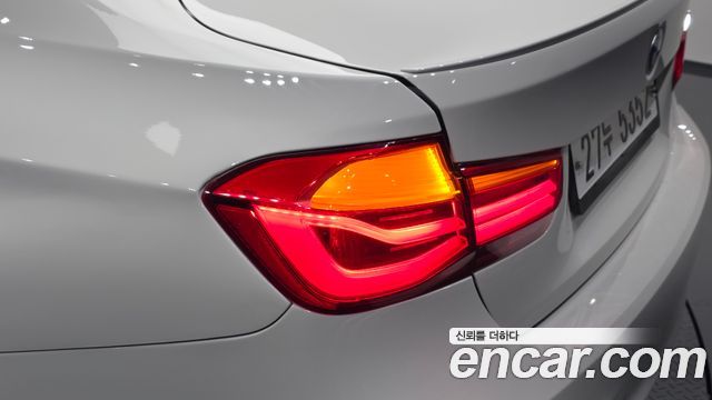 BMW 3-Series 2017 — photo 9