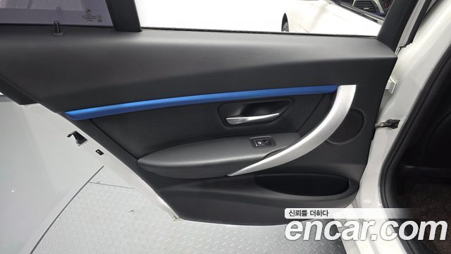 BMW 3-Series 2017 — photo 15