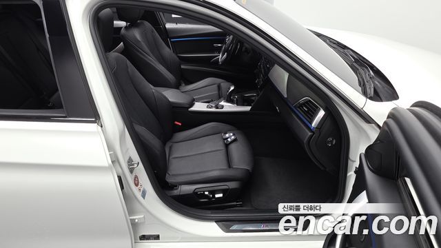 BMW 3-Series 2017 — photo 16