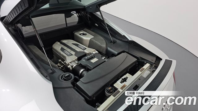 Audi R8 2009 — photo 6