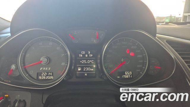Audi R8 2009 — photo 8