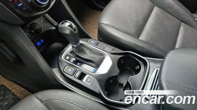 Hyundai Santafe 2017 — photo 12