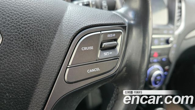 Hyundai Santafe 2017 — photo 23