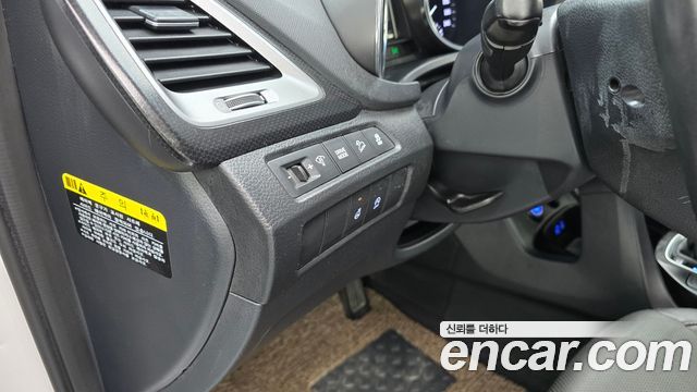 Hyundai Santafe 2017 — photo 24